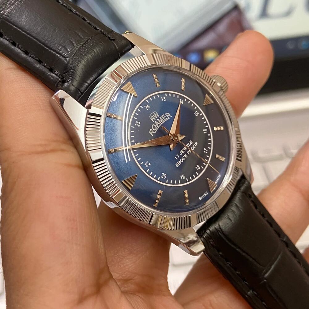 Vintage 1980 Roamer Manual Mens Silver Watch W/Fluted Bezel & Blue accents - Picture 3 of 6